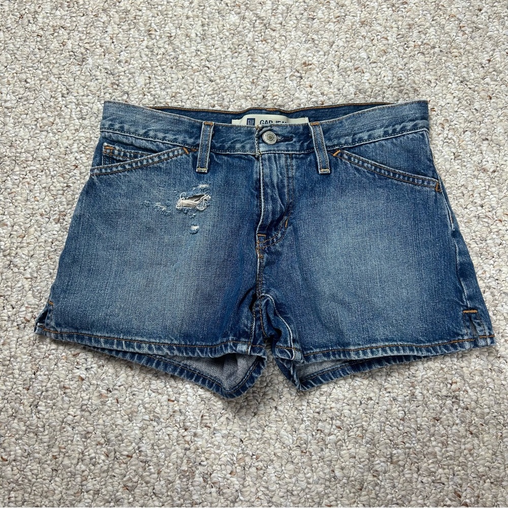 Vintage GAP 90’s Y2K Women’s Size 4 Cotton Denim Side Slit Distressed Jean Short